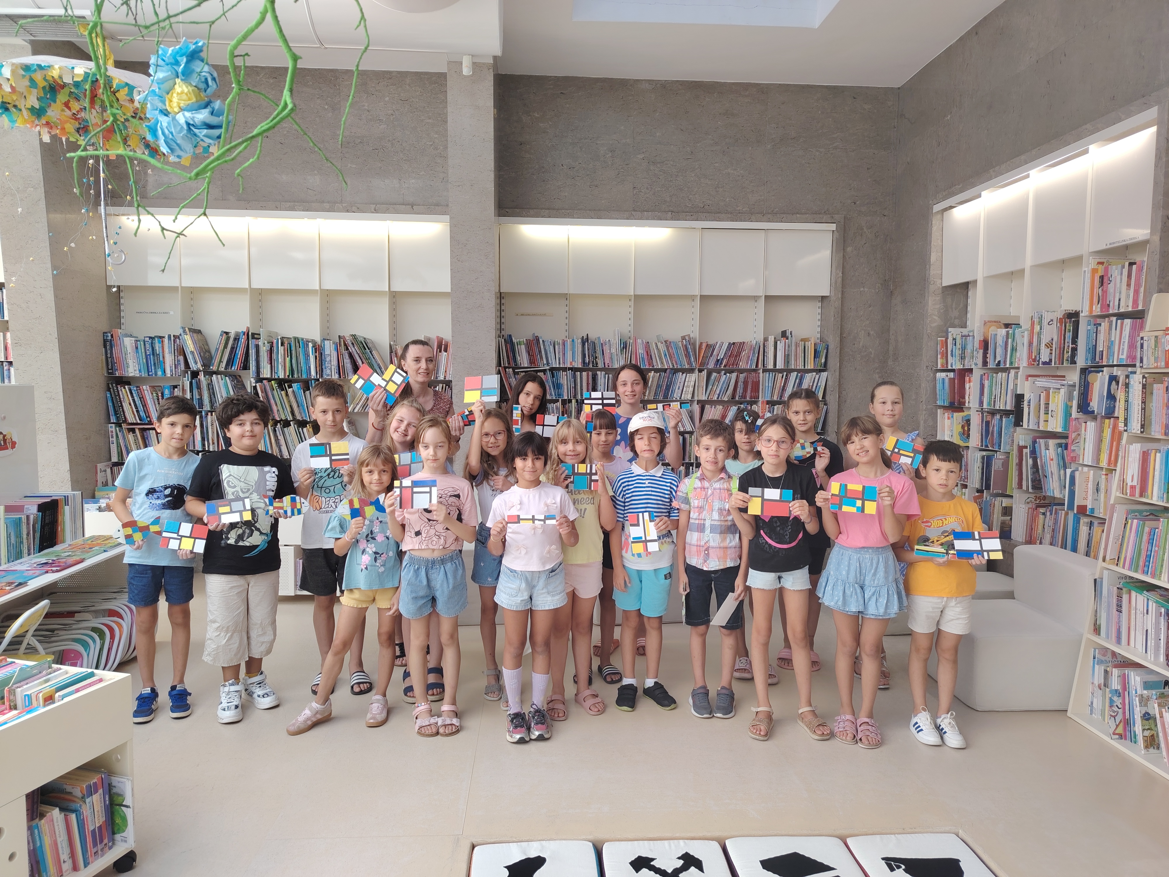 Izložbom dječjih radova zaokružen ciklus ljetnih likovnih radionica u Gradskoj knjižnici Labin