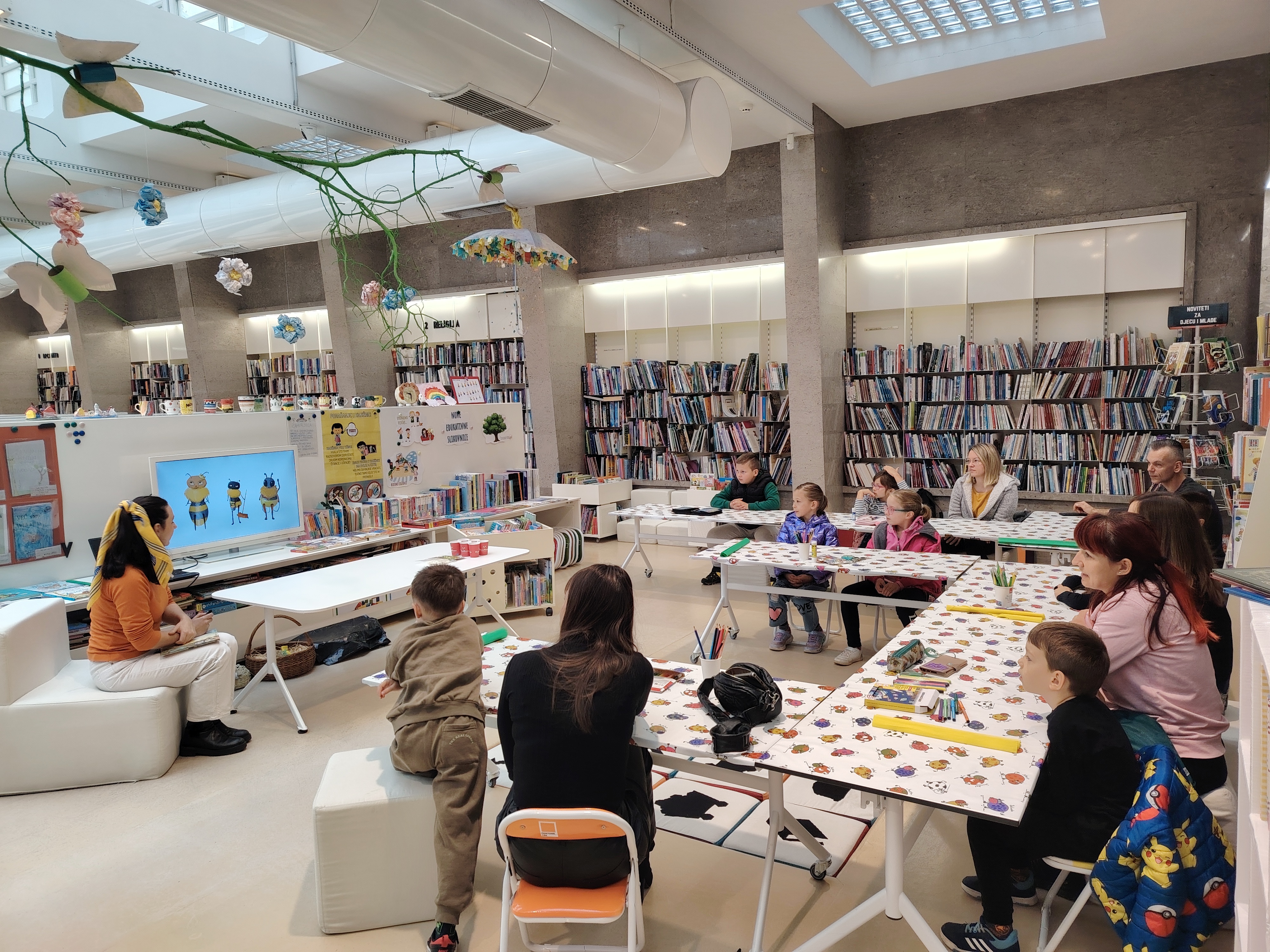 Održana edukativno-kreativna radionica "Bzzz...zazujimo o pčelama"