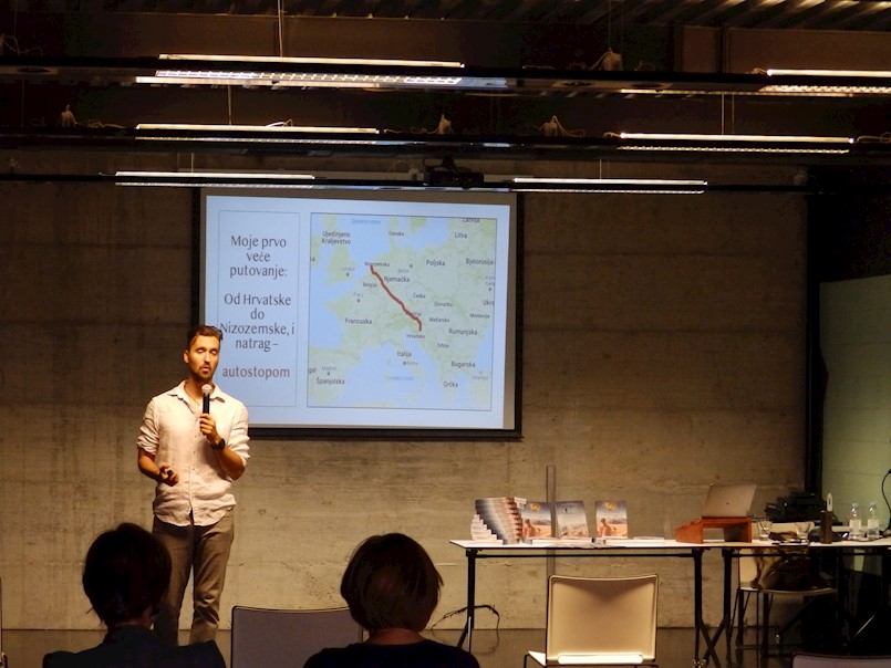 Tomica Kristić održao zanimljivo putopisno predavanje: Autostopom od Hrvatske do Novog Zelanda