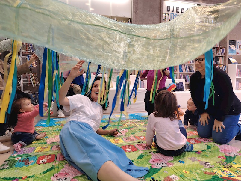 Posebno izdanje programa „I beba knjigu treba“ u ritmu Gugumella