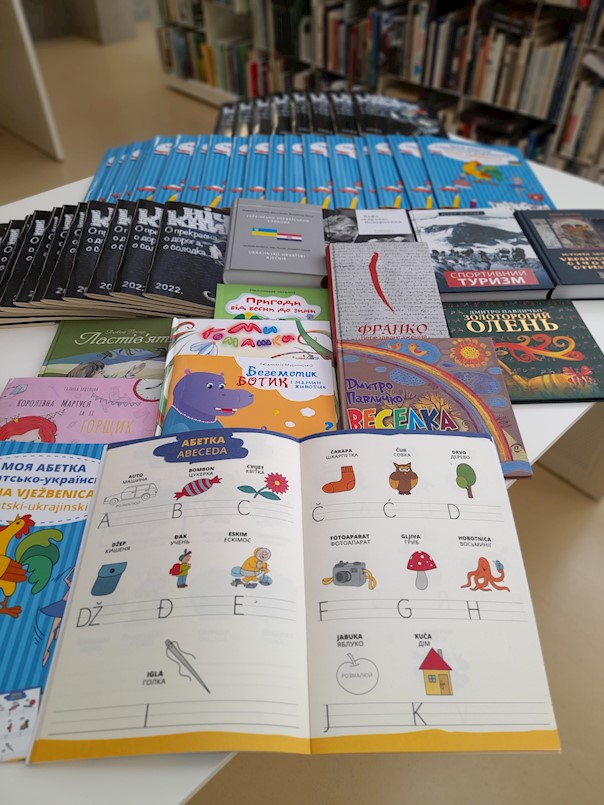 Knjige na ukrajinskom jeziku i besplatne usluge Gradske knjižnice Labin za ukrajinske državljane