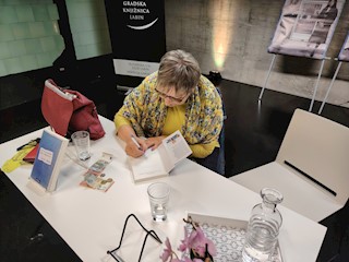 MHK // Predstavljanje knjige Sniježane Matejčić "Kad sam pročitala plavu bilježnicu"