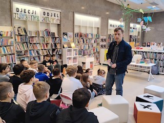 MHK // Odabrali knjižničari: Susret s Igorom Baksom!