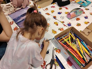 MHK // Održana edukativno-kreativna radionica "Čitamo i stvaramo: odabrala knjižničarka“