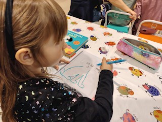 MHK // Održana edukativno-kreativna radionica "Čitamo i stvaramo: odabrala knjižničarka“