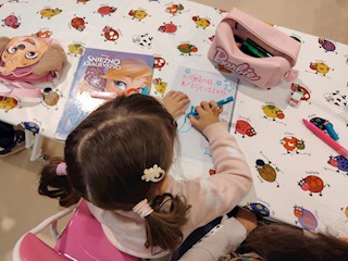 MHK // Održana edukativno-kreativna radionica "Čitamo i stvaramo: odabrala knjižničarka“