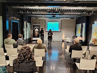 MHK // Održano multimedijalno putopisno predavanje i predstavljanje knjige „Ispovijest na putu u Santiago“ Marine Juranić