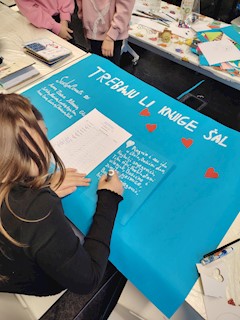 Održana likovno-kreativna radionica „Trebaju li knjige šal?“