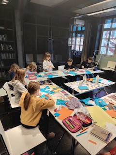 Održana likovno-kreativna radionica „Trebaju li knjige šal?“