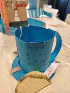 Održana likovno-kreativna radionica „Trebaju li knjige šal?“