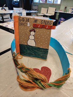 Održana likovno-kreativna radionica „Trebaju li knjige šal?“